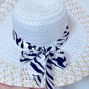 Women Elegant Rounded Summer Hat!
